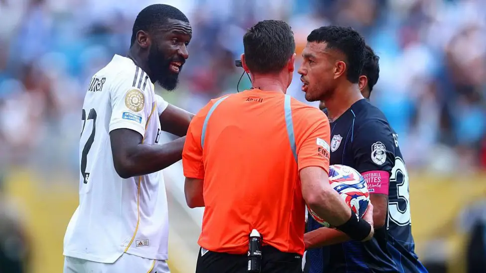 Antonio Rudiger and Gustavo Cabral argue late in the game
