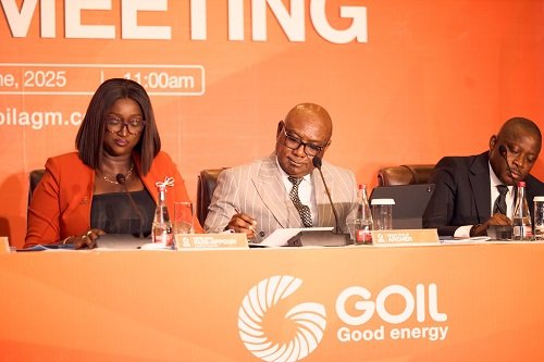 Nana Archer (middle) presenting the chairman’s statement