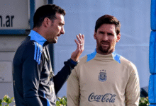 • Scaloni (left) with Messi