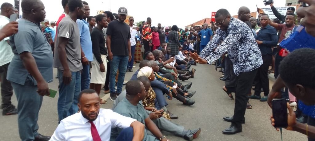 The Minority picketing on the road to the EOCO premises