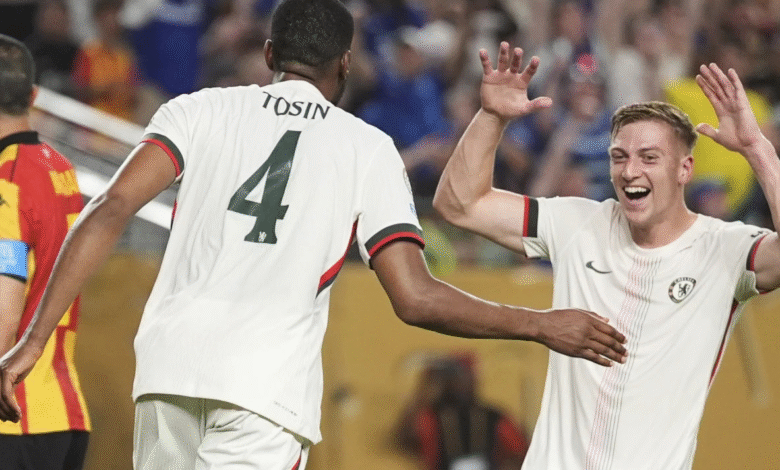 • Chelsea's Asarabioyo (left) congratulates Delap after scoring