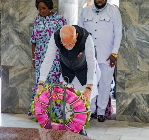 • Prime Minister Narendra Modi laying a wreath at the late Dr Kwame Nkrumah's tomb during his visit. With him include Vice President Naana Jane Opoku-Agyemang