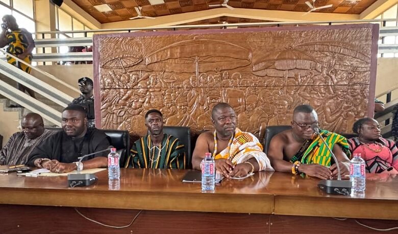 • Mr James Gunu (third from right) with the MDCEs in the House