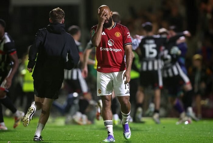 • Bryan Mbeumo react after missing his kick