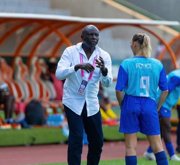 • Coach Basigi issuing out instructions to Laura Juul Hansen during Sunday’s game