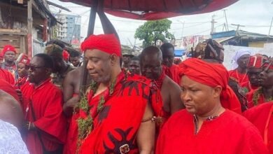 • Ga Mantse, King Tackie Teiko Tsuru II (middle) with Supreme Head of Gbese Somnenaa, (right)