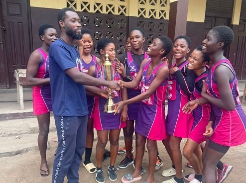 • Players of Blazing Fingers receiving the trophy for winning the triangular games