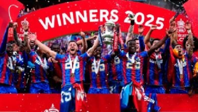 Players of Crystal Palace celebrating their FA Cup success