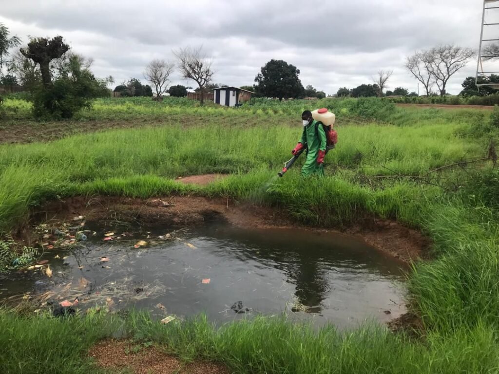 • Personnel from Zoomlion spraying the area to prevent breeding mosquitoes