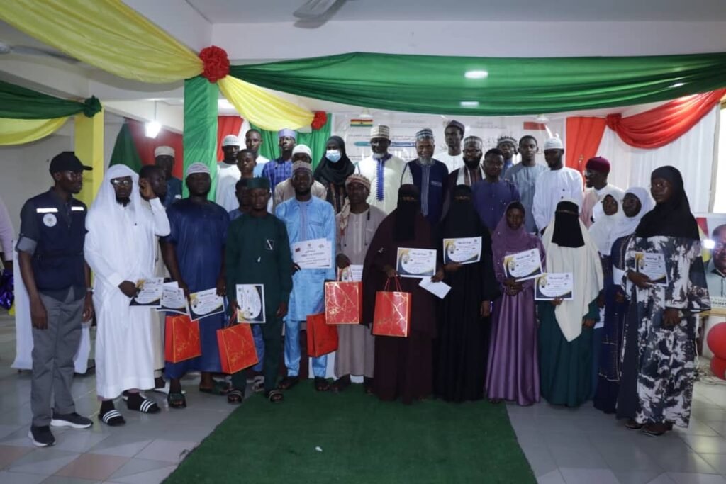 • The contestants with their certificates