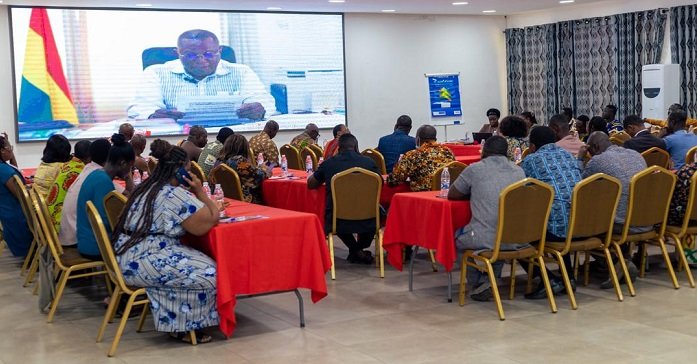 • Dr Thompson addressing the participants