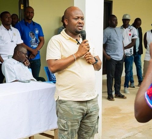 • Mr Abdul Halim Tikumah, aid to the MP, addressing the students at the disbursement ceremony