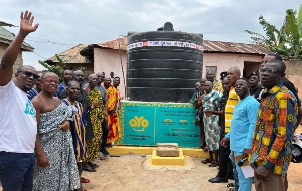 • Staff of aYo and the community members at the facility after the inauguration