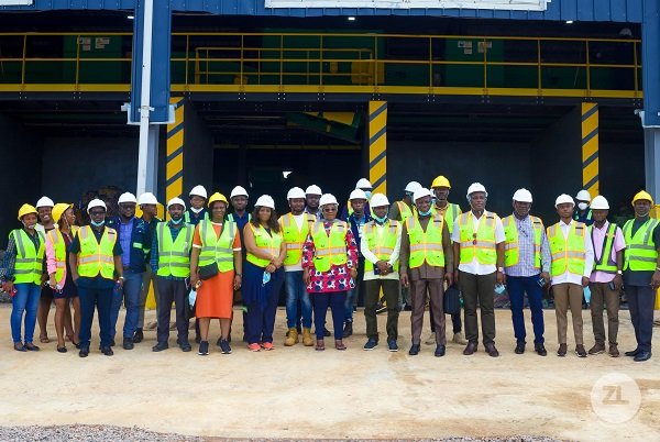 • The members of the Committee after touring Zoomlion’s waste treatment facili