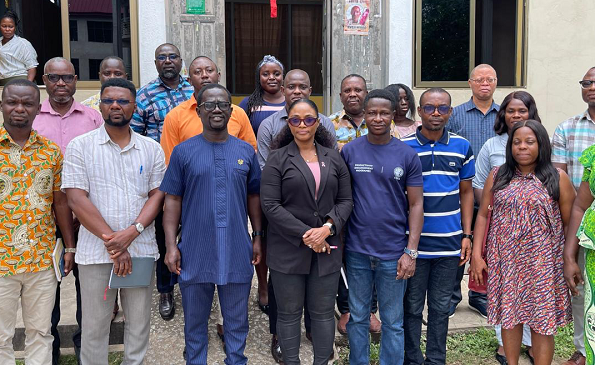 • Mr Gyamfi (third left) with COCOBOD team