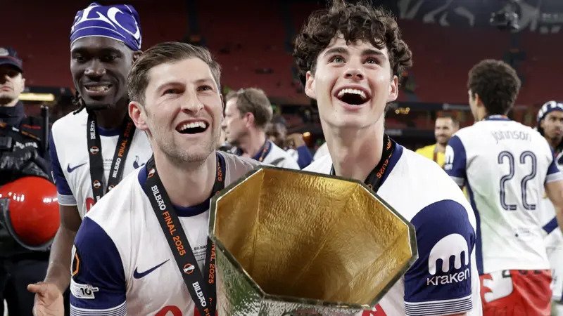 Gray (right) was part of the Tottenham side that won the Europa League