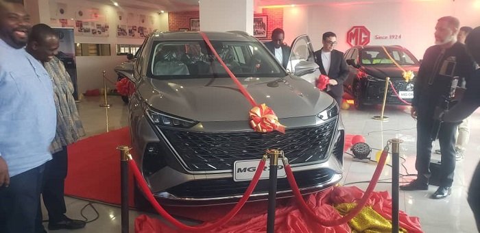 Officials after unveiling the new vehicle