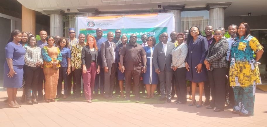 • Dignitaries and participants at the workshop