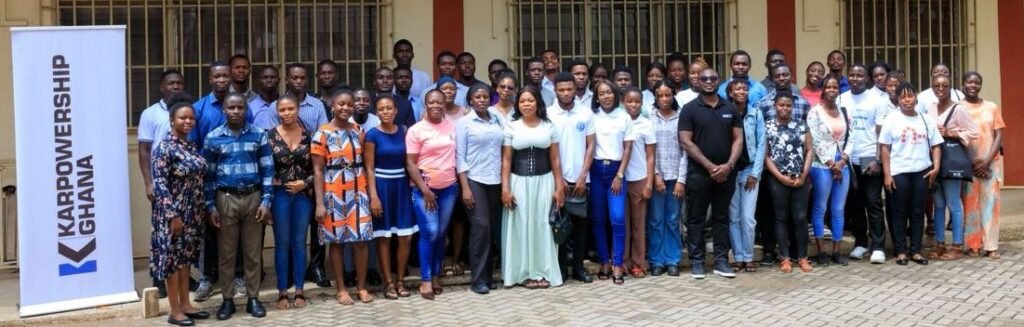 Beneficiaries with officials of Karpowership