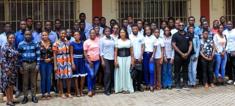 Beneficiaries with officials of Karpowership