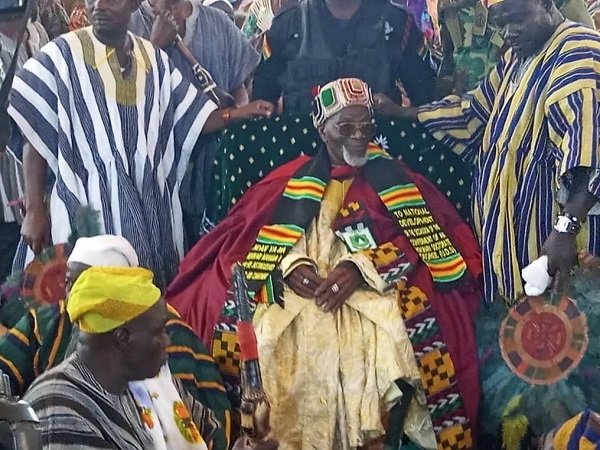 • Ya-Na with his honorary attire