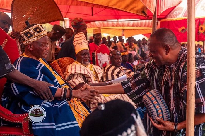 • Dr Rashid Pelpuo (right) exchanging pleasantries with Naa Prof. Edmund Delle Chiir VIII