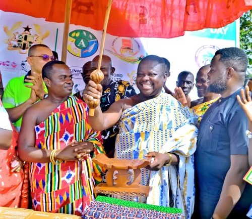 Mr Kwame Gyamerah (third from right) receiving his award