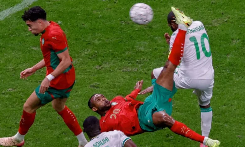 Ayoub El Kaabi grabs the second goal for his side with his overhead kick