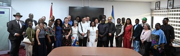 • The Colombian delegation with management of GPHA