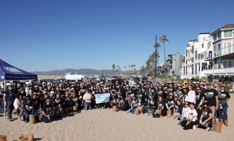 The volunteers at the Venice Beach