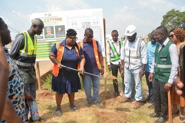 Ms Nongo cutting sod for works to begin 2