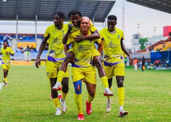 Medeama SC players celebrating their victory