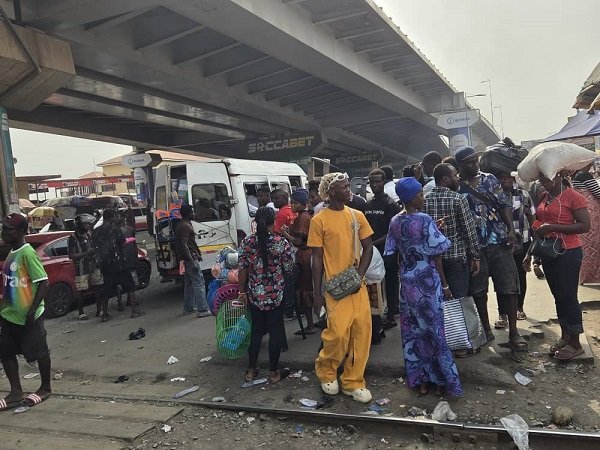 Stranded passangers at Circle