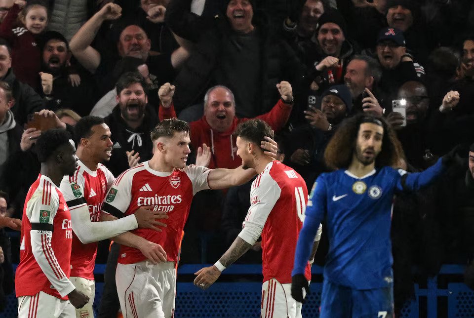 Viktor Gyokeres celebrates scoring the second goal with Ben White, Gabriel Magalhaes and Bukayo Saka