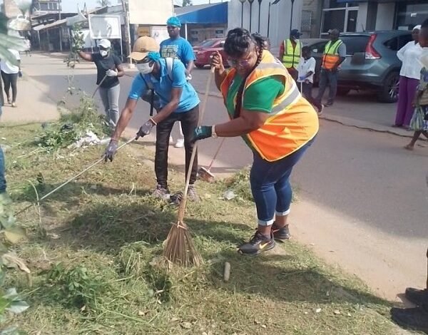 Ms Nongo (right) and others participating in the exercise
