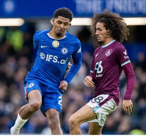 An action shot of Fofana (left) and Hannibal during the match