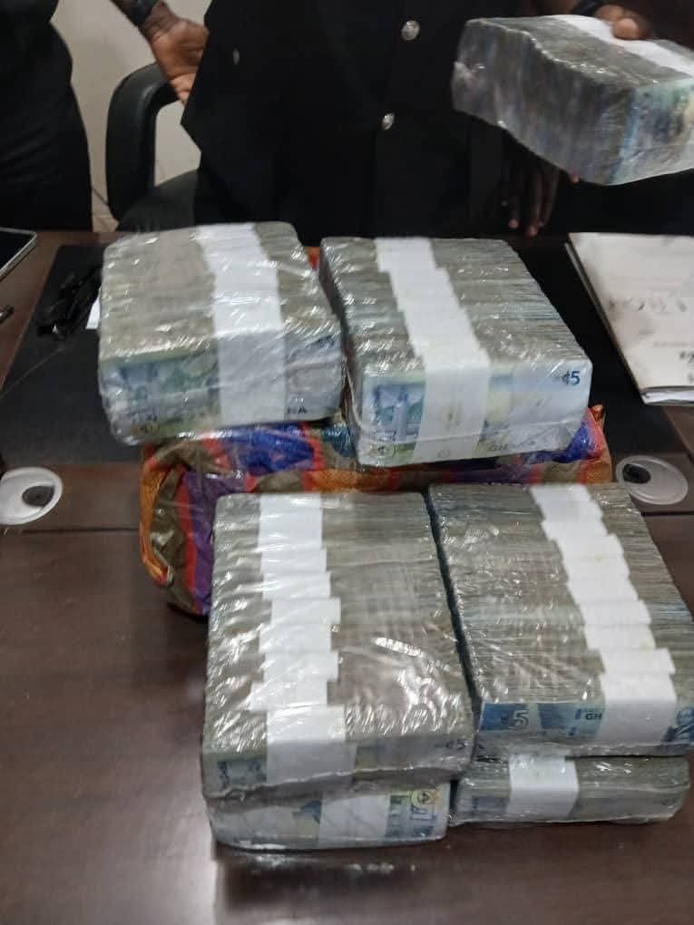 Police returns bag containing GHC85,000 cash to owner