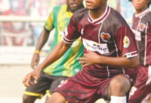 Heart of Lions defenders close in on Kotoko's dangerman, Albert Amoah