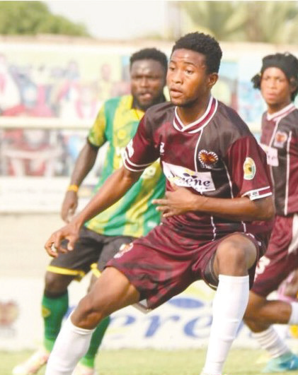 Heart of Lions defenders close in on Kotoko's dangerman, Albert Amoah