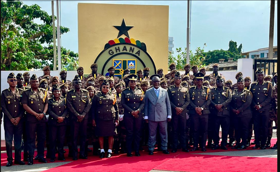• Justice Paul Baffoe-Bonnie (middle) with Mrs Patience Baffoe-Bonnie (fifth from left) and other Senior Officers of the Service and some Justices of the Supreme Cour