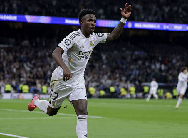 • Viní Jr celebrating his goal