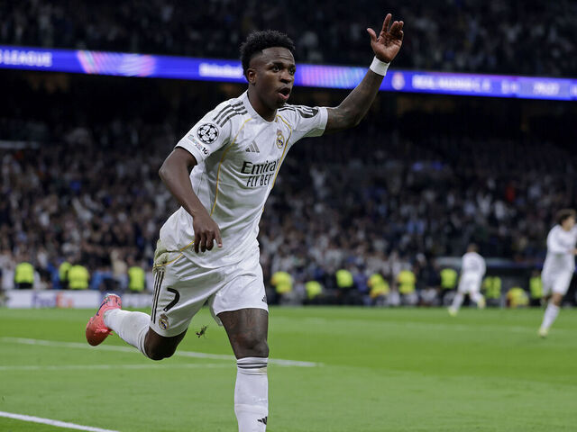 • Viní Jr celebrating his goal