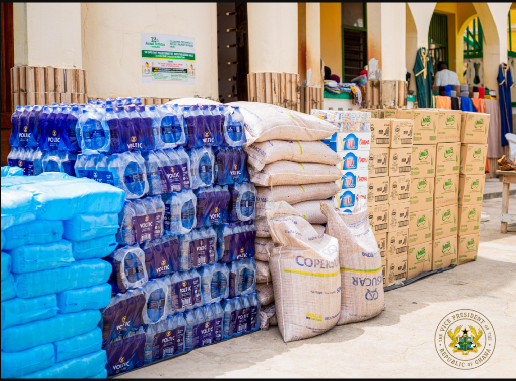 Vice President donates to Cape Coast Central Mosque