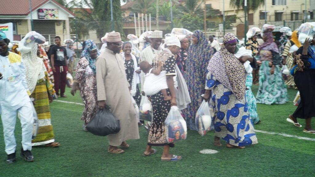 The beneficiaries with their packages