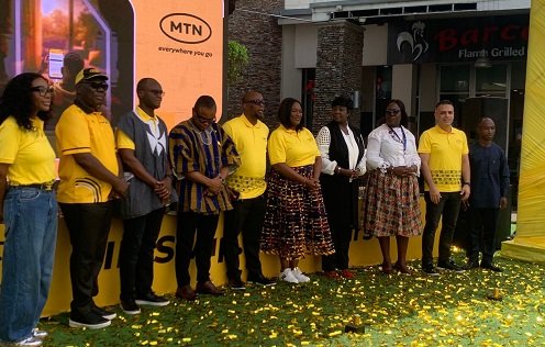 Mr Kotei-Walsh (fifth from right) with other participants in the programme