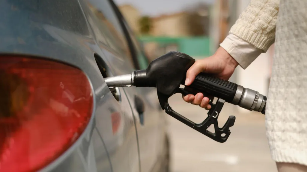 Oil prices remain volatile despite fall since Monday