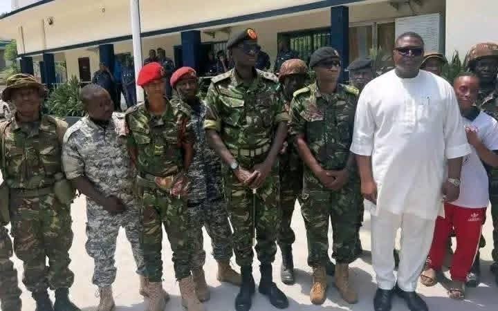 The Vice President Mohamed Juldeh Jalloh (right) together with the servicemen after their arrival from Guinea