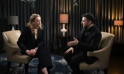 Zelensky (right) in an interview with the BBC Reporter