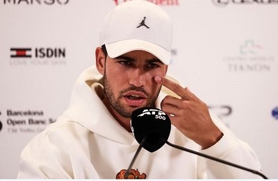 Wrist injury forces Alcaraz out of Barcelona Open