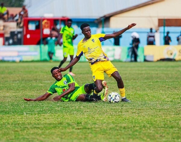 An action scene from the Bechem United versus Medeama match